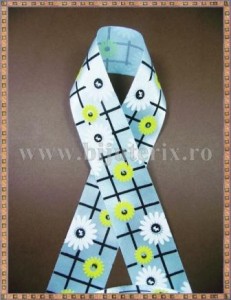 Panglica satin bleu cu flori 2,5cm - 1m