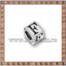Margica argintie 5.5mm Litera F
